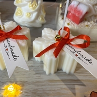 Ръчно изработени коледни свещи 