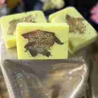 Натурален сапун с аромат на Дюля