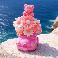 Букети за абитуриенти   три де количка със сапунени цветя