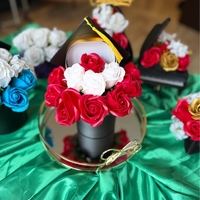 Малки луксозни букети за абитуриенти