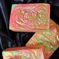 Домашен сапун с аромат на печена ябълка канела и портокал