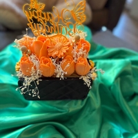 Идеалният подарък за всеки повод манта декорирана със сапунени цветя