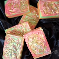 Домашен сапун с аромат на печена ябълка канела и портокал