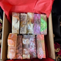 Коледен комплект от 10 ръчно изработени сапуна.