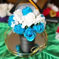 Малки луксозни букети за абитуриенти