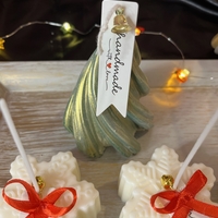 Ръчно изработени коледни свещи 