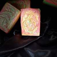 Домашен сапун с аромат на печена ябълка канела и портокал