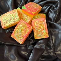 Домашен сапун с аромат на печена ябълка канела и портокал