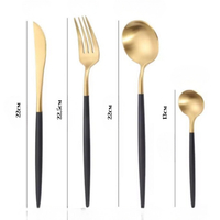 Комплект прибори за хранене от 24 части с луксозен дизайн и магнитна кутия в златисто и черно