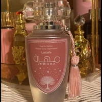 Красив арабски парфюм Lattafa Mohra Silky Rose Eau de Parfum for Women