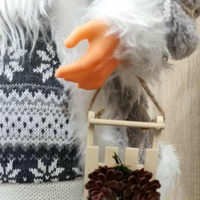 Декоративен Дядо Коледа в сиво – уют, топлина и празничен дух у дома