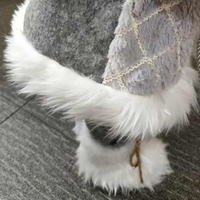 Декоративен Дядо Коледа в сиво – уют, топлина и празничен дух у дома