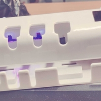 Соларен диспенсър за паста за зъби