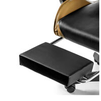 Черен геймърски стол с златисти акценти и разтегляема поставка за крака – луксозен комфорт без компромис