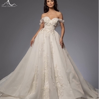 Professional Makeup Artist Course with Diana Konova