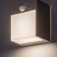 Умен външен бял LED аплик Balimo 12W с PIR сензор – стилно осветление за фасади