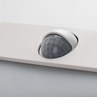 Умен външен бял LED аплик Balimo 12W с PIR сензор – стилно осветление за фасади