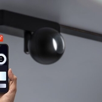 Смарт LED релсов спот – 5W регулируема цветна температура 2700–5500K, Wi-Fi управление, стилен черен алуминий