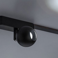 Смарт LED релсов спот – 5W регулируема цветна температура 2700–5500K, Wi-Fi управление, стилен черен алуминий