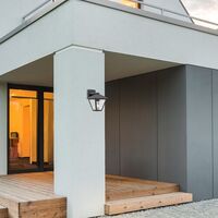 Класически външен аплик Paravento E27 – елегантно фасадно осветление с IP44 защита