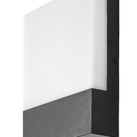 Модерен вертикален LED аплик Gimone 10W – елегантно фасадно осветление с естествена светлина