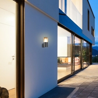 Елегантен външен аплик Teplice E27 – модерно фасадно осветление с кафяв прозиращ абажур и IP44 защита