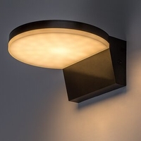 Модерен външен LED аплик Batida 9W с регулируема светлина – стилно фасадно осветление