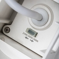 Външен LED аплик Urfa 9W в бял цвят – регулируема светлина за модерни фасади