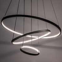 Модерен LED полилей 90W – черен метал, регулируема светлина и дистанционно управление