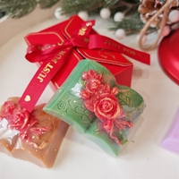 Книга с роза