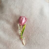 Брошка лале