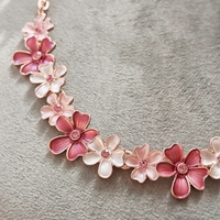 Дамско колие