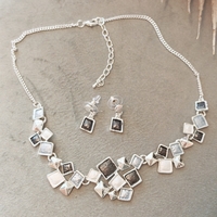 Дамско колие