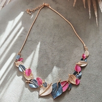 Дамска колиета