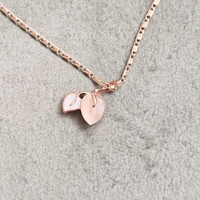 колие с малък медальон