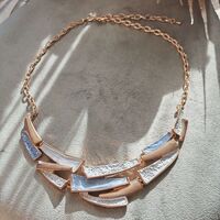 Дамско колие