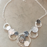 Дамско колие