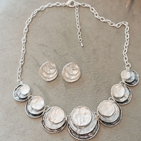 Дамско колие