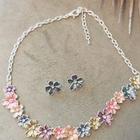 Дамско колие