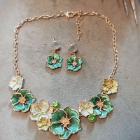 Дамска колиета