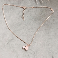 колие с малък медальон