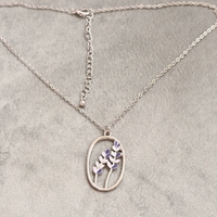 Дамски колиета с малък медальон