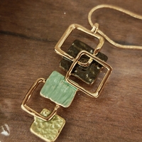 Колие с медальон