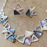 Дамско колие