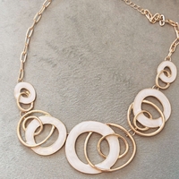 Дамско колие