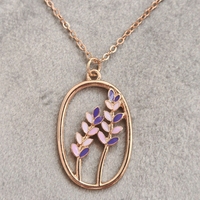 Дамски колиета с малък медальон