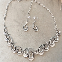 Дамско колие