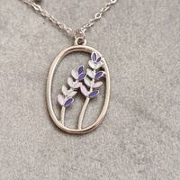 Дамски колиета с малък медальон