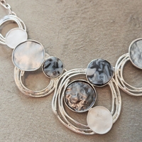 Дамско колие