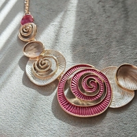 Дамско колие